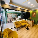 Golden Sail Old Hotel 2*