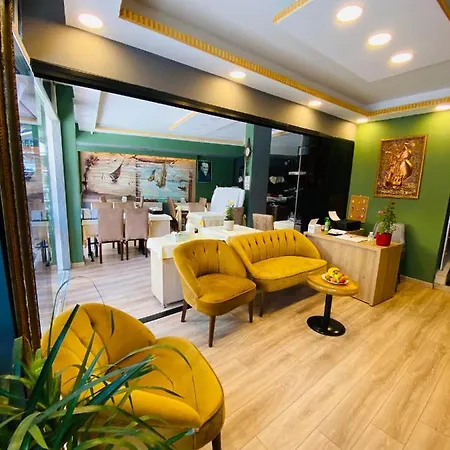 Golden Sail Old Hotel 2*