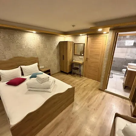 Golden Sail Old Hotel 2*