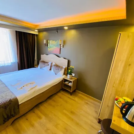 Golden Sail Old Otel 2*