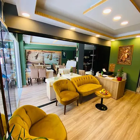 Golden Sail Old Hotel 2*