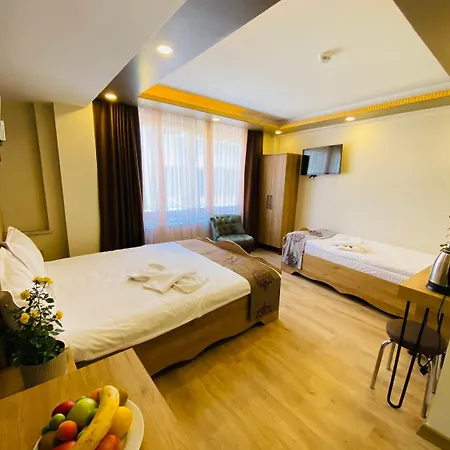 Golden Sail Old Hotel 2*