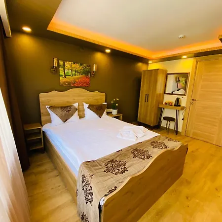 Golden Sail Old Hotel 2*