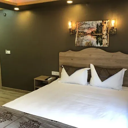 Hotel Golden Sail Old 2*